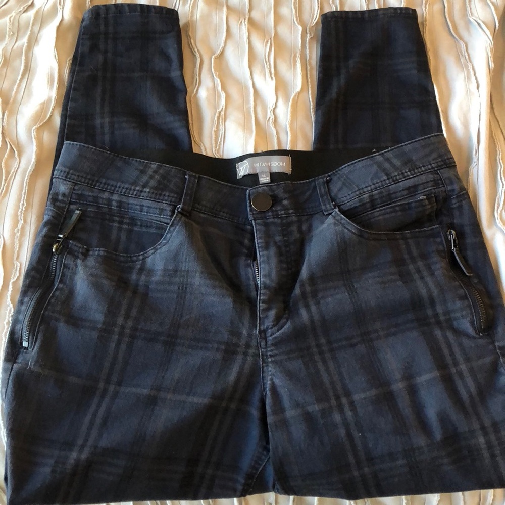 Wisdom and Wit Slimming plaid Jeggings